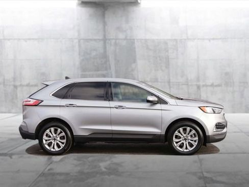 Certified 2024 Ford Edge Titanium image 5