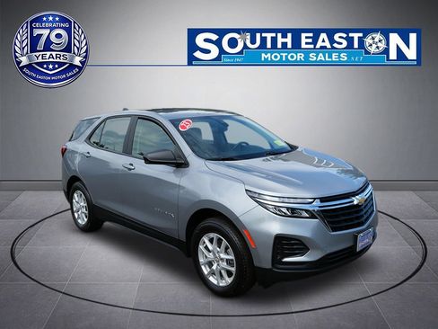 Used 2023 Chevrolet Equinox LS w/ LPO, Floor Liner Package AWD/4WD image 2