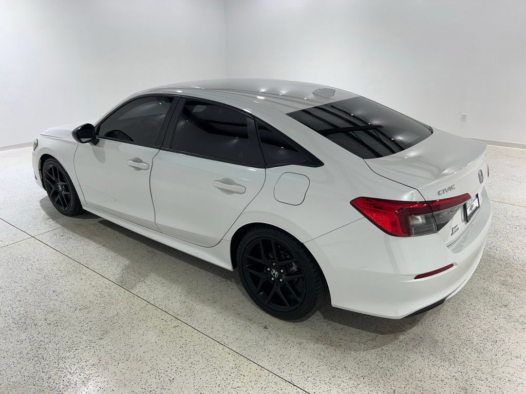 Used 2023 Honda Civic Sport image 3