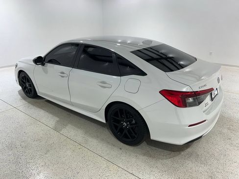 Used 2023 Honda Civic Sport image 3