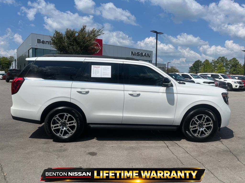 Used 2025 Ford Expedition Active RWD image 10