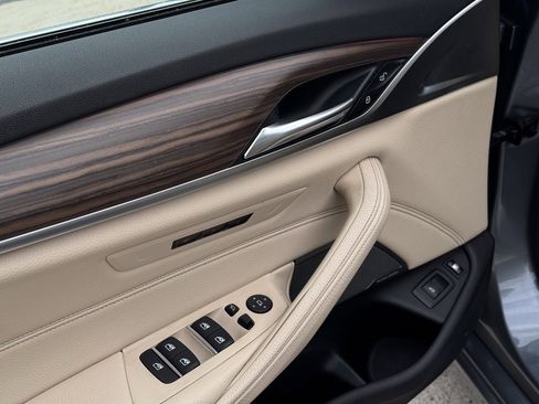 Used 2018 BMW 530e xDrive image 20