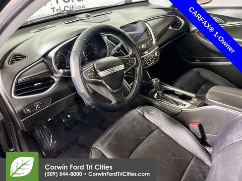 Used 2017 Chevrolet Malibu Premier w/ Premier Sun and Wheel Package FWD image 3