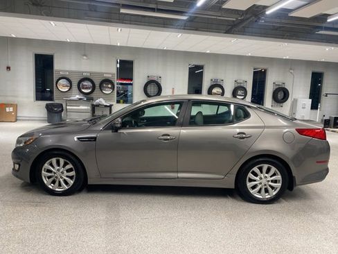 Used 2015 Kia Optima EX image 11