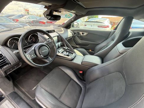 Used 2017 Jaguar F-TYPE Coupe RWD image 11