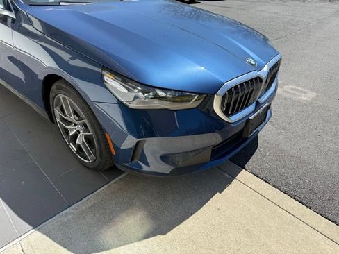 Used 2026 BMW 530i xDrive w/ Premium Package AWD/4WD image 4