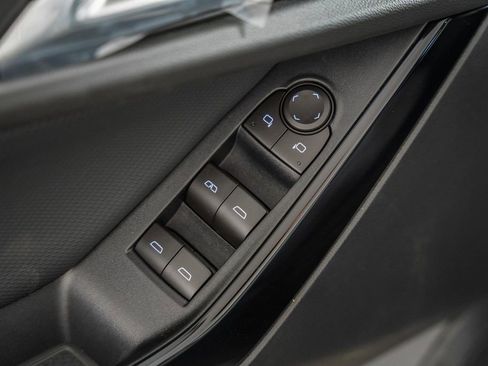 New 2026 Chevrolet Equinox LT w/ Safety and Technology Package FWD image 36