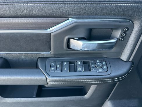 New 2026 RAM 2500 Laramie AWD/4WD image 10