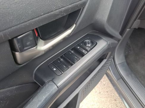 Used 2024 Toyota Tacoma TRD Off-Road image 15