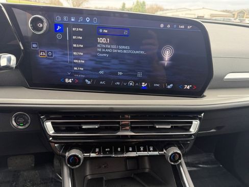 Used 2026 Chevrolet Traverse LT AWD/4WD image 22