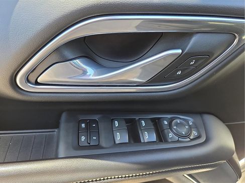 Used 2021 GMC Yukon SLT w/ SLT Luxury Plus Package image 16