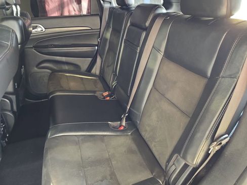 Used 2020 Jeep Grand Cherokee Altitude image 15