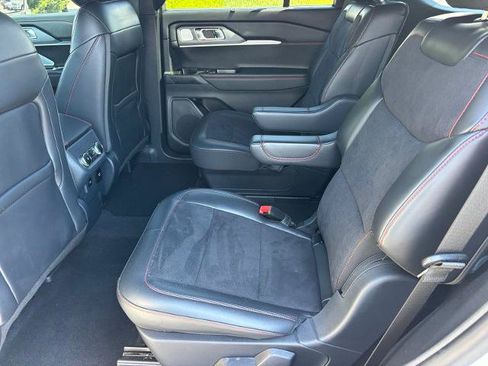 Certified 2025 Ford Explorer ST AWD/4WD image 15