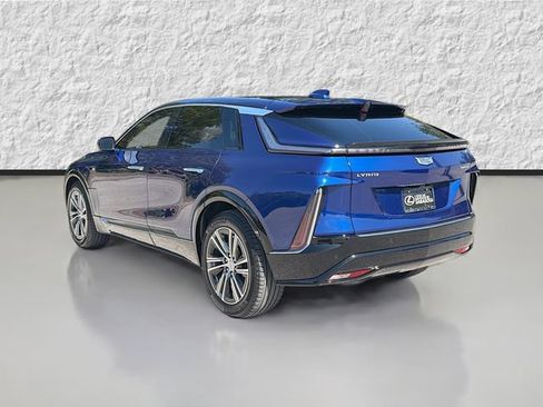 Used 2024 Cadillac Lyriq Luxury AWD/4WD image 5