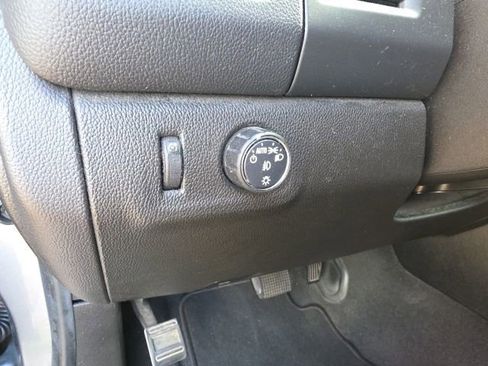 Used 2022 Chevrolet Colorado LT w/ Safety Package RWD image 15