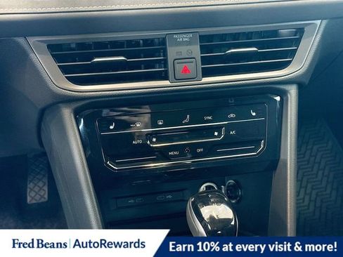 New 2026 Volkswagen Taos SE image 9