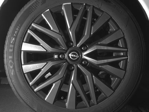Used 2025 Nissan Altima 2.5 SV FWD image 15