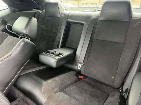 Used 2017 Dodge Challenger GT w/ GT Interior Package image 15