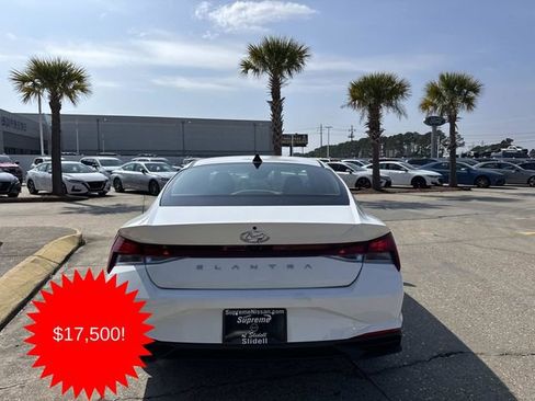 Used 2023 Hyundai Elantra SEL w/ Cargo Package image 5