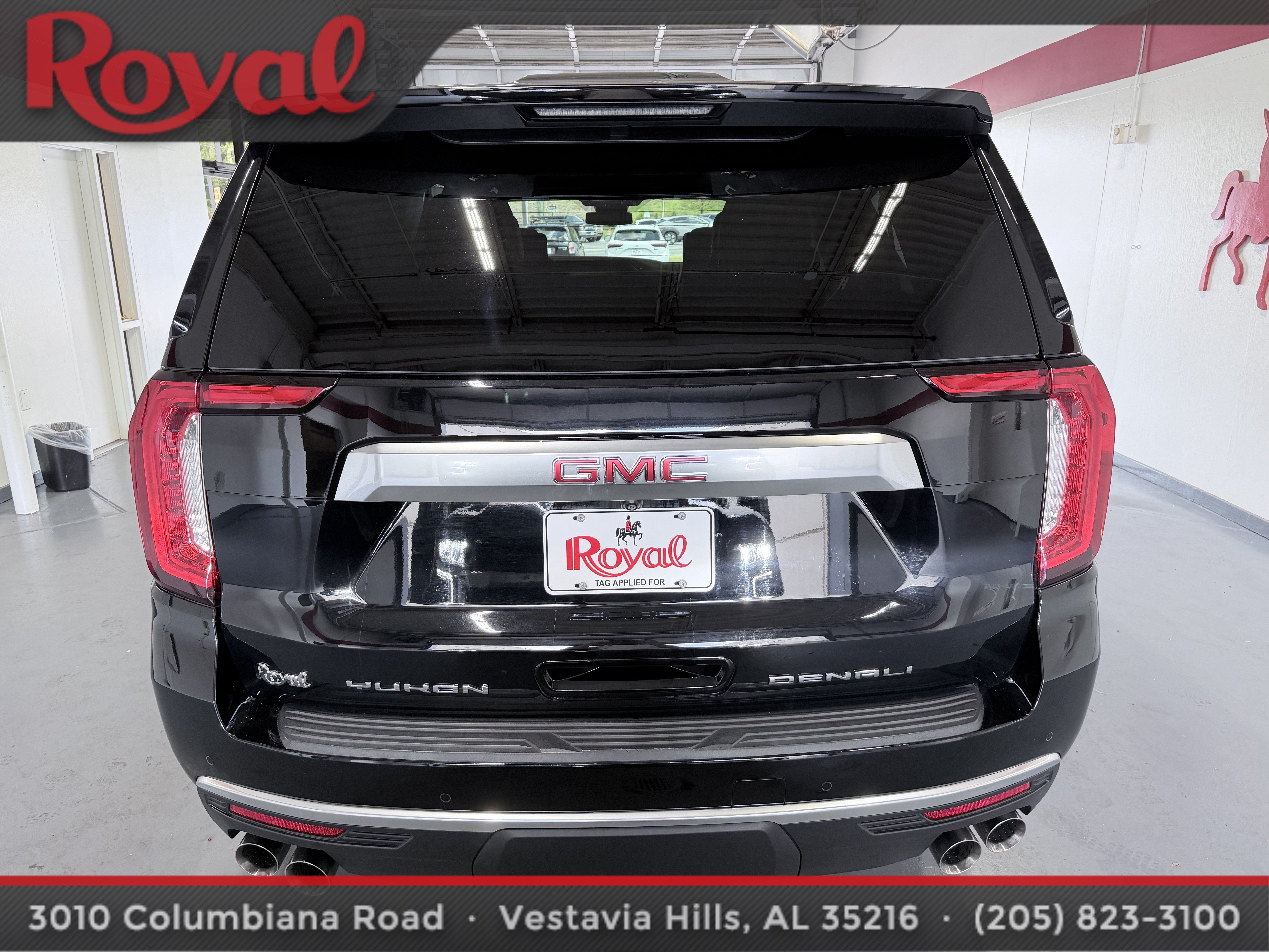 Used 2024 GMC Yukon XL Denali RWD image 5