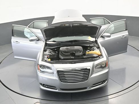 Used 2014 Chrysler 300 S image 68