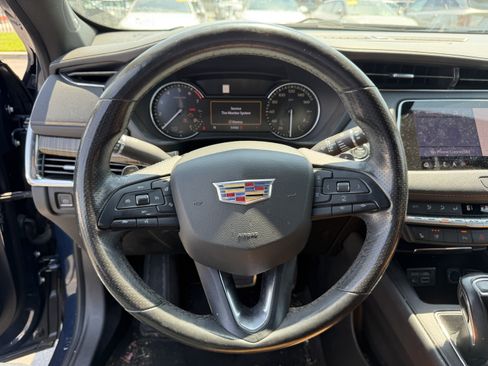 Used 2019 Cadillac XT4 Sport FWD image 12
