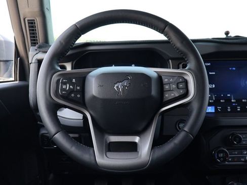 Used 2025 Ford Bronco Badlands AWD/4WD image 19