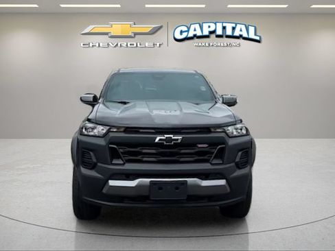 Used 2025 Chevrolet Colorado Trail Boss AWD/4WD image 8