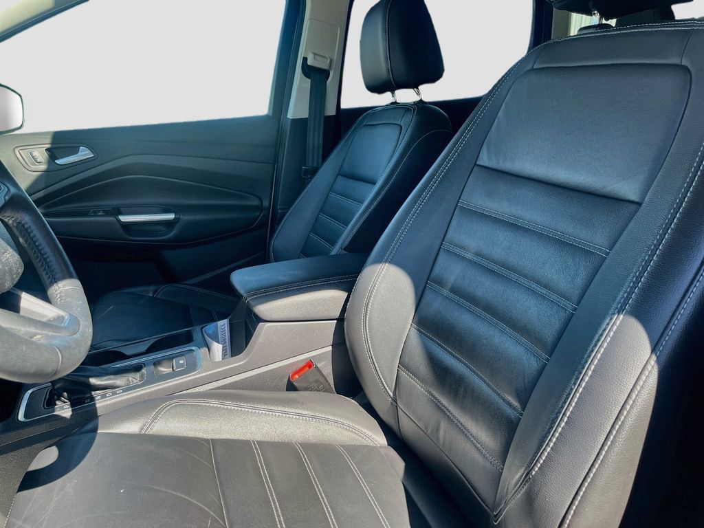 Used 2017 Ford Escape Titanium FWD image 21