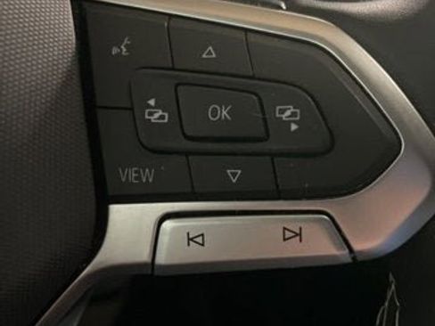 Certified 2023 Volkswagen Atlas Cross Sport SE image 16