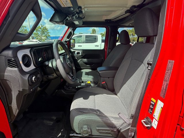Used 2024 Jeep Wrangler Unlimited AWD/4WD image 9