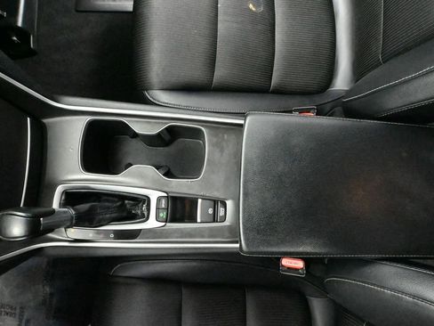Used 2018 Honda Accord Sport image 31