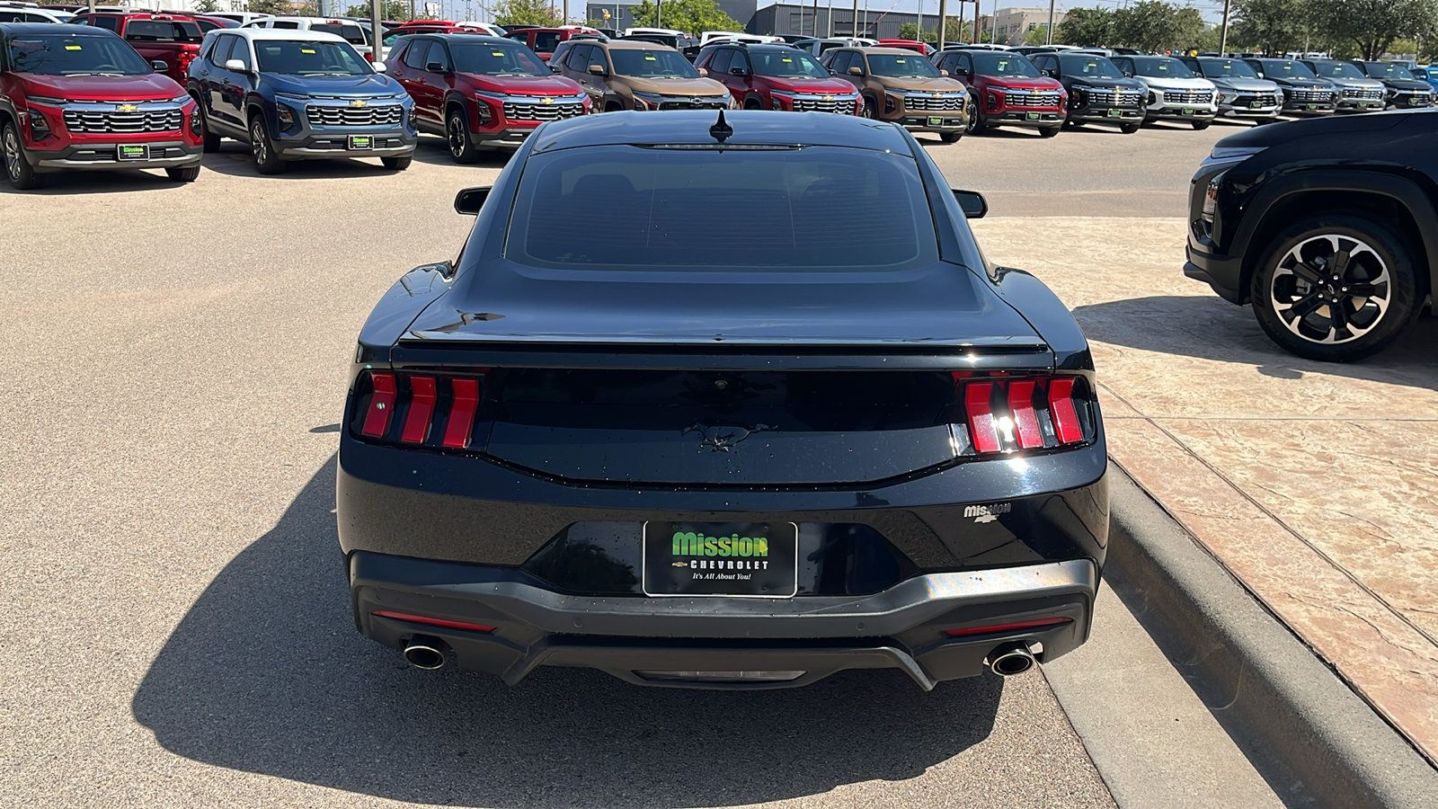Used 2024 Ford Mustang Coupe RWD image 7