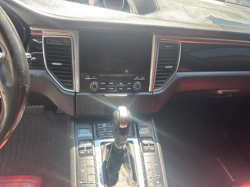 Used 2017 Porsche Macan image 12