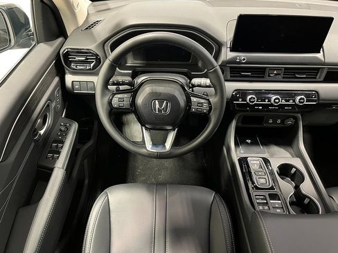 New 2026 Honda Pilot Touring image 17