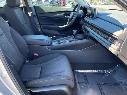 Used 2024 Honda Accord EX image 8