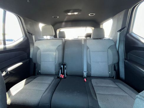 Used 2023 Chevrolet Traverse LT FWD image 39