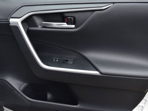 Used 2021 Toyota RAV4 Limited AWD/4WD image 24