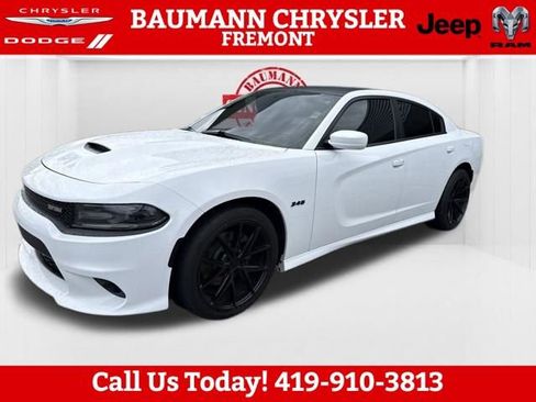 Used 2018 Dodge Charger R/T RWD image 2
