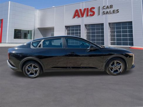 Used 2025 Kia K4 LXS image 3