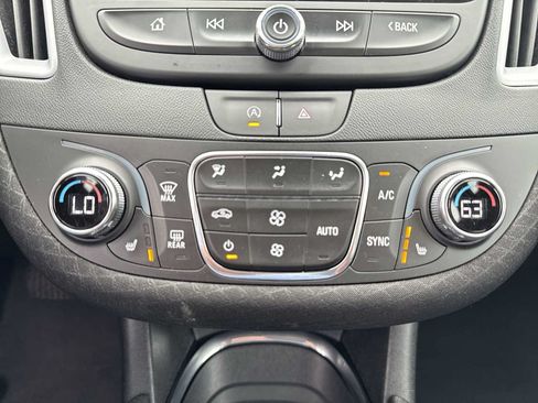 Used 2024 Chevrolet Malibu LT FWD image 17