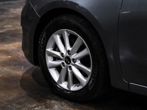 Used 2017 Kia Forte S FWD image 49