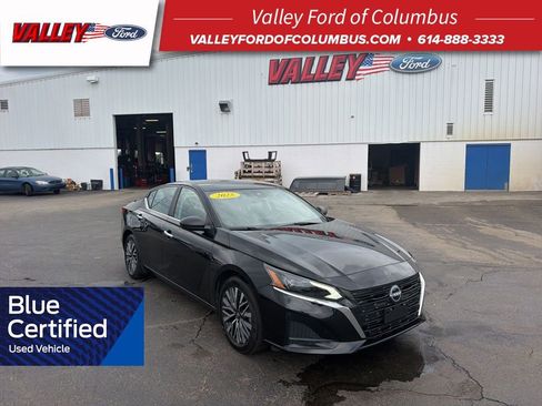 Used 2025 Nissan Altima 2.5 SV FWD image 1