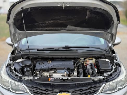 Used 2018 Chevrolet Cruze LS image 28