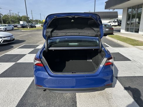Used 2023 Toyota Camry LE FWD image 5