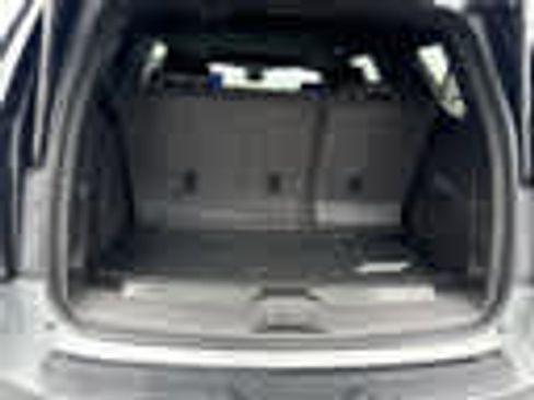 Used 2025 Chevrolet Tahoe High Country AWD/4WD image 12