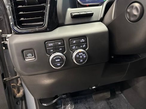 Used 2024 GMC Sierra 1500 AT4 w/ Technology Package AWD/4WD image 12