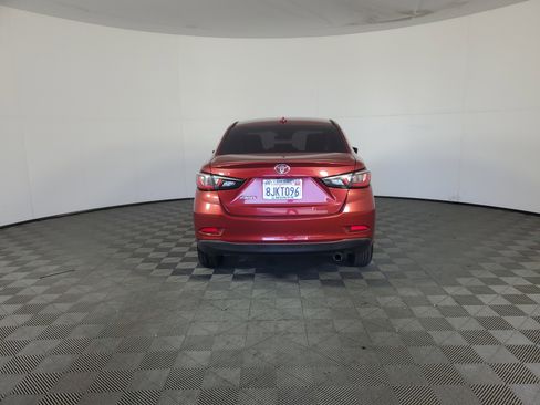 Used 2019 Toyota Yaris LE image 5