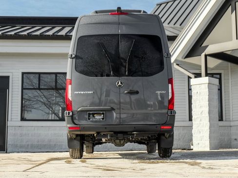 Used 2025 Mercedes-Benz Sprinter 2500 image 9