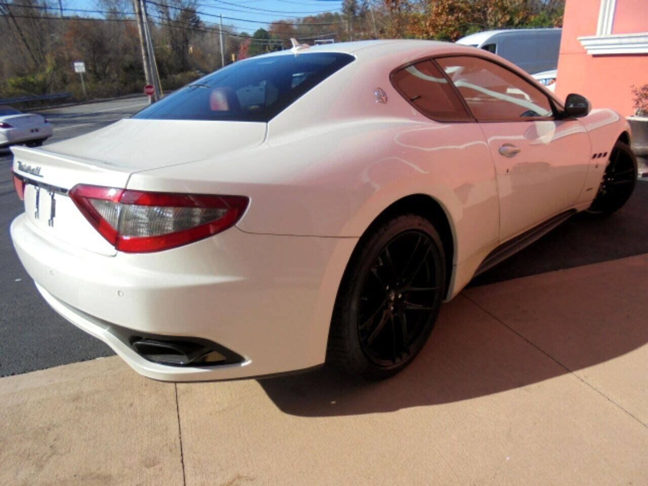 Used 2017 Maserati GranTurismo Sport RWD image 23